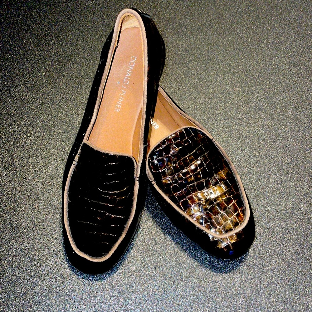 Donald J Pliner Brown/Bronze croco print loafer! NWOT